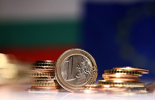 Еще одна страна ЕС перешла на евро