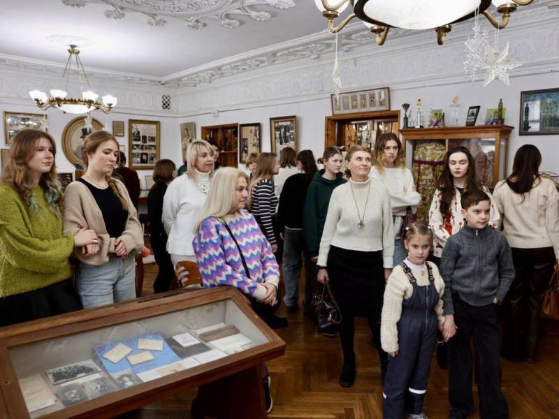 Театр начинается с артиста