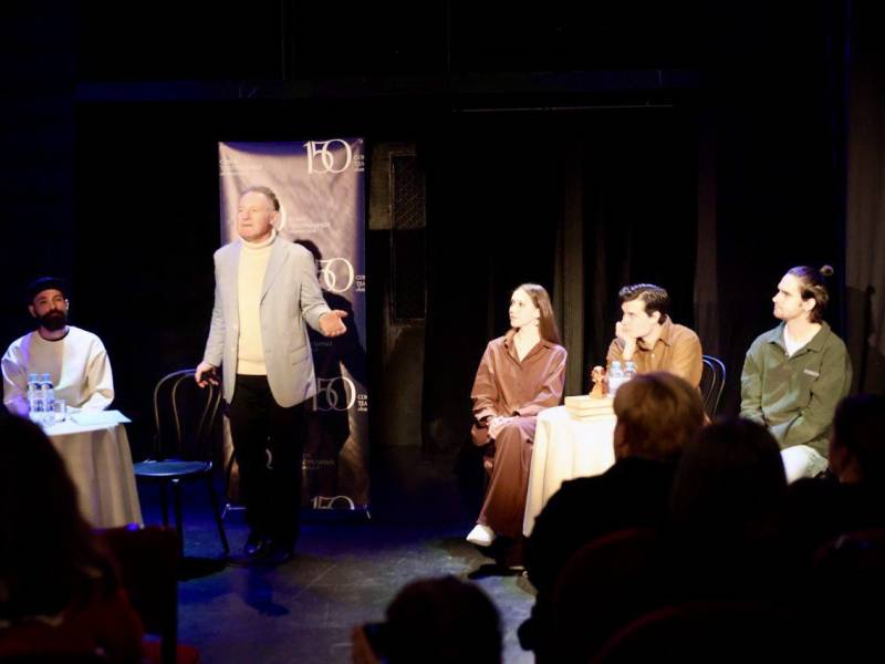 Театр начинается с артиста