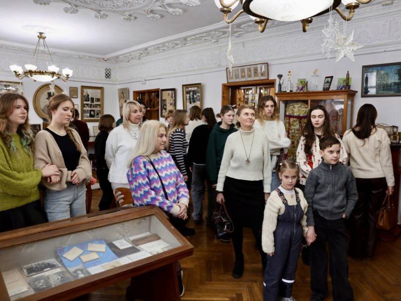 В Севастополе торжественно отметили первый общероссийский День артиста