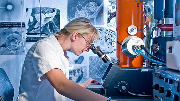 Ученые раскрыли секрет вечно пьяных людей