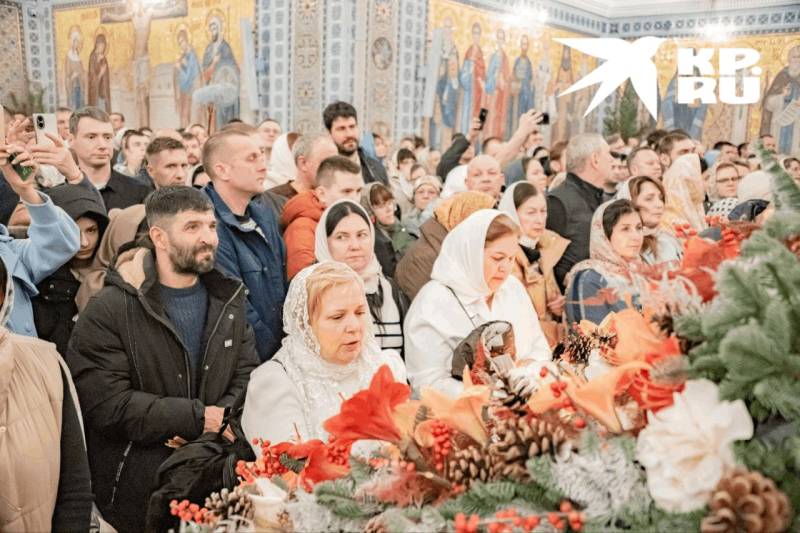 В Свято-Владимирском Соборе прошла Божественная литургия в честь Рождества Христова