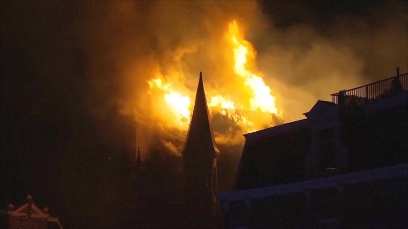 Церковь сгорела в новогоднюю ночь в Амстердаме