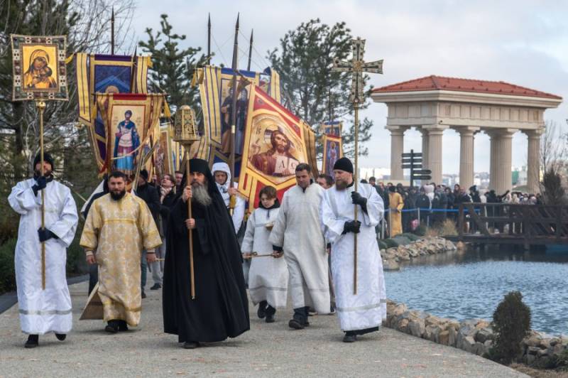 В Херсонесе православные отпраздновали Крещение Господне