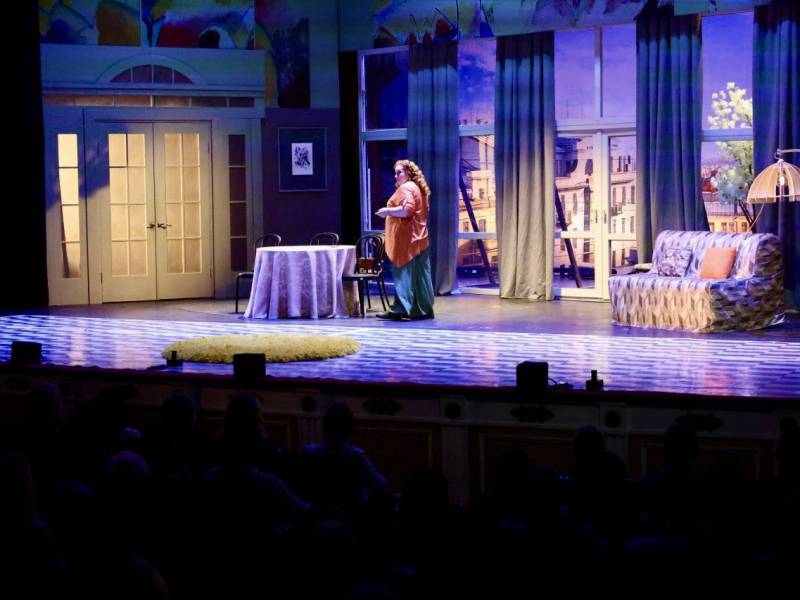 Театр начинается с артиста