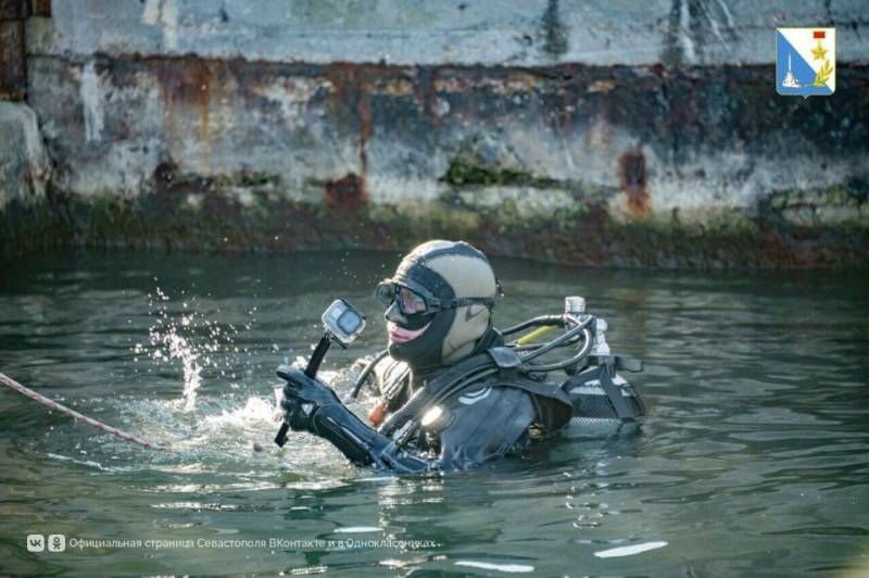 Традиции и безопасность: в Севастополе водолазы обследуют места купаний
