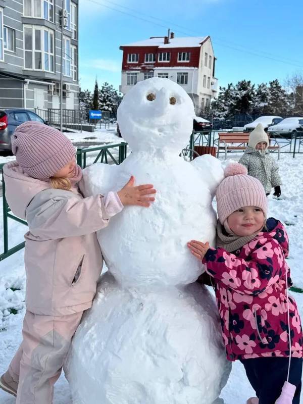 Губернатор Михаил Развожаев поделился фотографиями, которые прислали севастопольцы Губернатор Михаил Развожаев поделился фотографиями, которые прислали севастопольцы