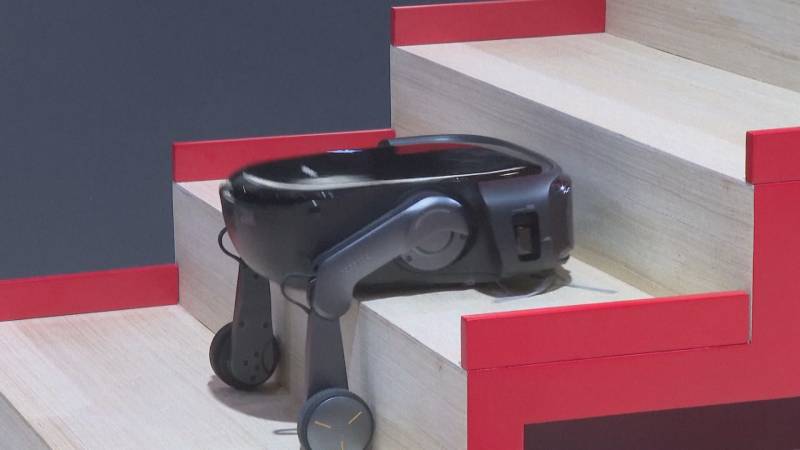 Робот-пылесос с ногами представили на выставке CES в Лас-Вегасе