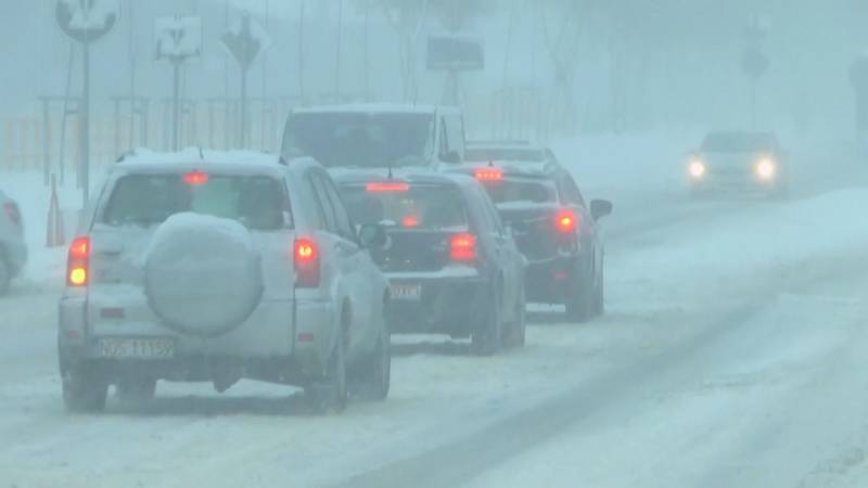 Сильный снегопад в Польше: на дороге пробки длиной в 20 км