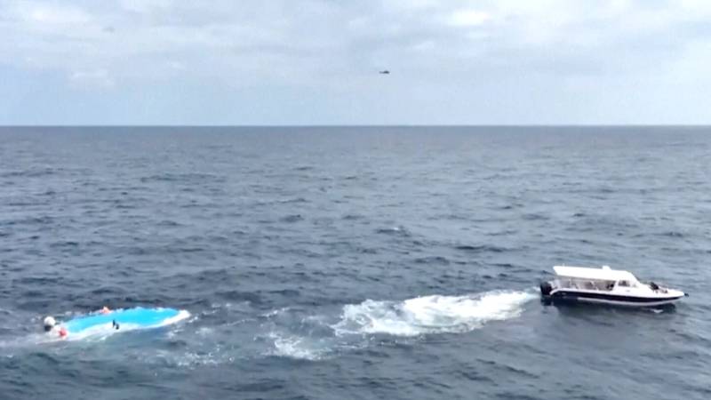 В Омане перевернулась лодка с туристами из Франции