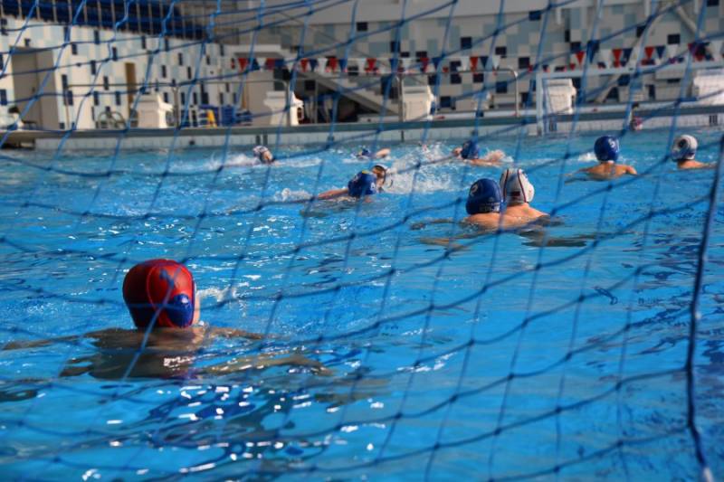 Владимир Немцев пожелал успеха юным участникам турнира по водному полу Владимир Немцев пожелал успеха юным участникам турнира по водному полу