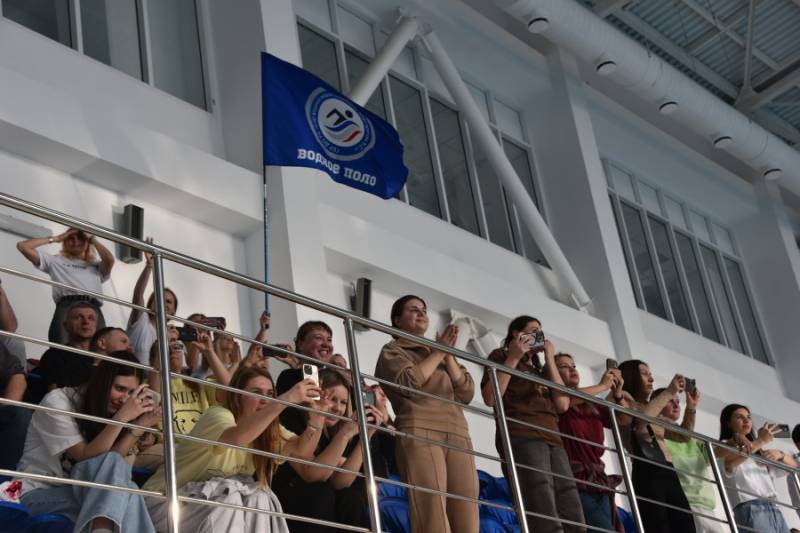 Владимир Немцев пожелал успеха юным участникам турнира по водному полу Владимир Немцев пожелал успеха юным участникам турнира по водному полу