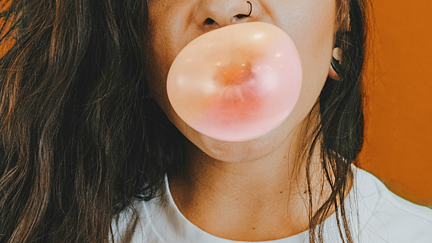 В России создали «умную» жвачку против кариеса