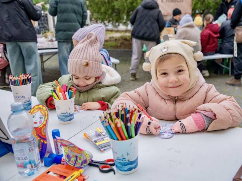 Учреждения культуры Севастополя поддержали благотворительную ярмарку Гуманитарной миссии Учреждения культуры Севастополя поддержали благотворительную ярмарку Гуманитарной миссии