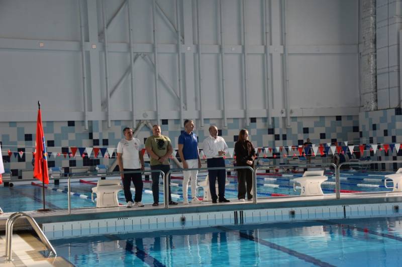 Владимир Немцев пожелал успеха юным участникам турнира по водному полу Владимир Немцев пожелал успеха юным участникам турнира по водному полу