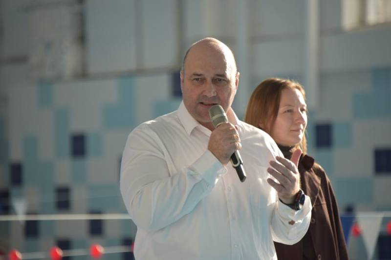 Владимир Немцев пожелал успеха юным участникам турнира по водному полу Владимир Немцев пожелал успеха юным участникам турнира по водному полу