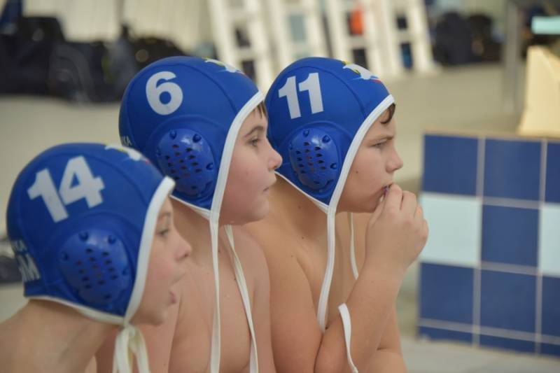 Владимир Немцев пожелал успеха юным участникам турнира по водному полу Владимир Немцев пожелал успеха юным участникам турнира по водному полу