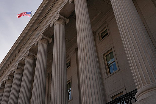 США отменили санкции против двух россиян