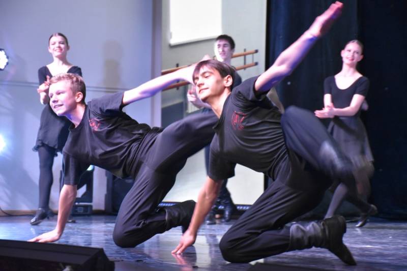 Севастопольский хореографический центр «Радость» отмечает десятилетие Севастопольский хореографический центр «Радость» отмечает десятилетие