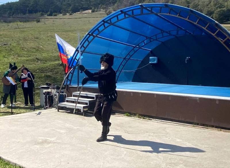 В ТОС «Черноречье» прошло спортивно-патриотическое мероприятие «Русская весна»