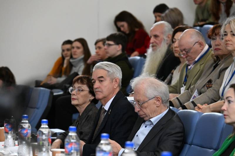 В Севастополе открылся Форум русского языка и культуры В Севастополе открылся Форум русского языка и культуры