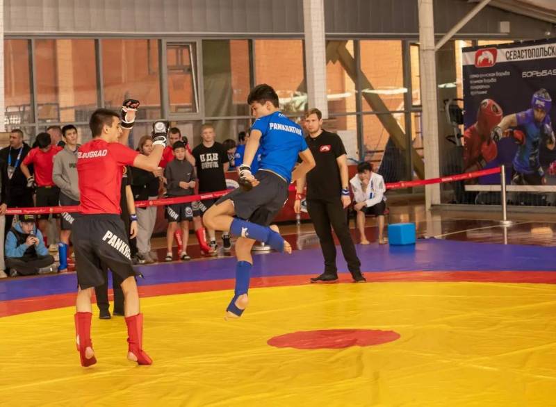В Севастополе проходят первенство и чемпионат ЮФО по спортивной борьбе