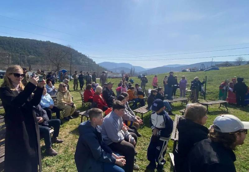 В ТОС «Черноречье» прошло спортивно-патриотическое мероприятие «Русская весна»