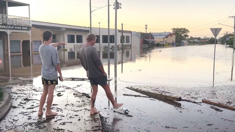 Наводнения в Австралии: погибли китайские туристы