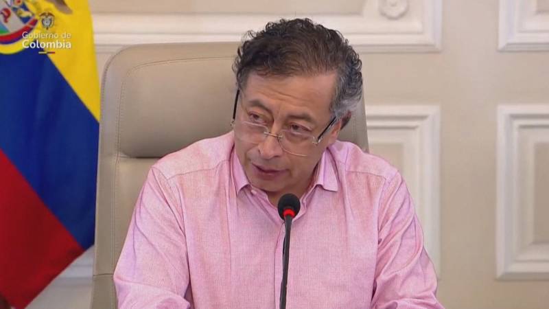 Президент Колумбии заявил, что Эквадор сбросил бомбы на его страну