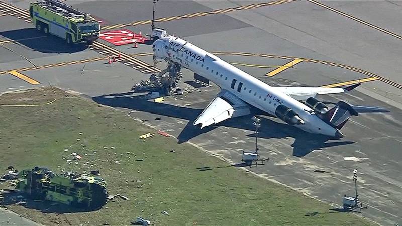 Столкновение самолёта и грузовика в аэропорту Ла-Гуардия в Нью-Йорке могло произойти из-за сбоя системы слежения