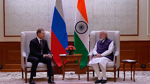 Мантуров обсудил с Моди поставки российской нефти и СПГ в Индию