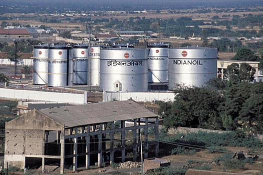 Индия отменила резкое повышение цен на авиационное топливо