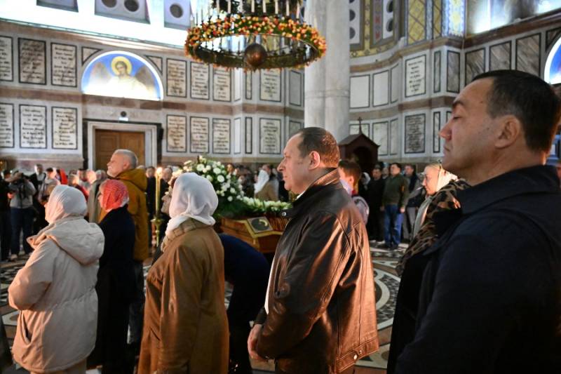 ФОТОРЕПОРТАЖ. В Севастополе встретили Светлую Пасху ФОТОРЕПОРТАЖ. В Севастополе встретили Светлую Пасху