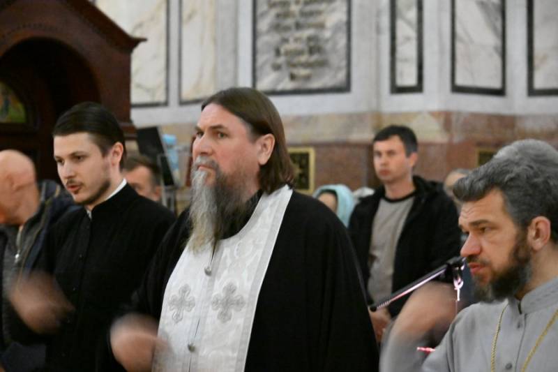 ФОТОРЕПОРТАЖ. В Севастополе встретили Светлую Пасху ФОТОРЕПОРТАЖ. В Севастополе встретили Светлую Пасху