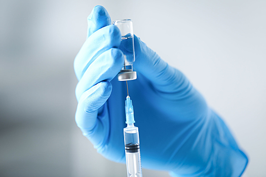 Глава ФМБА рассказала, как переносятся российские вакцины от рака