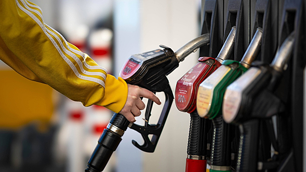 Дмитриев предрек ЕС пустые бензоколонки после 20 апреля