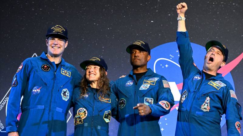 Экипаж «emstrongАртемиды II»/em/strong вернулся в Хьюстон после лунной миссии