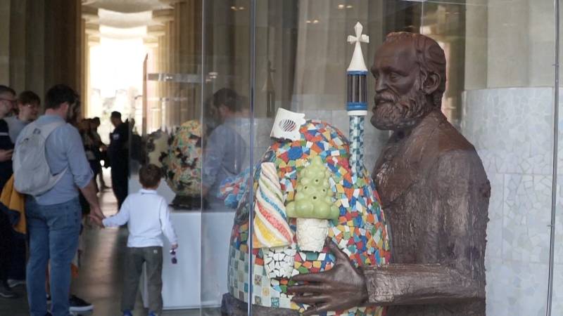 Шоколадные яйца, вдохновленные творениями Антонио Гауди, представили в Барселоне