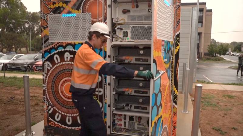 В Канберре ставят огромные батареи для хранения электроэнергии