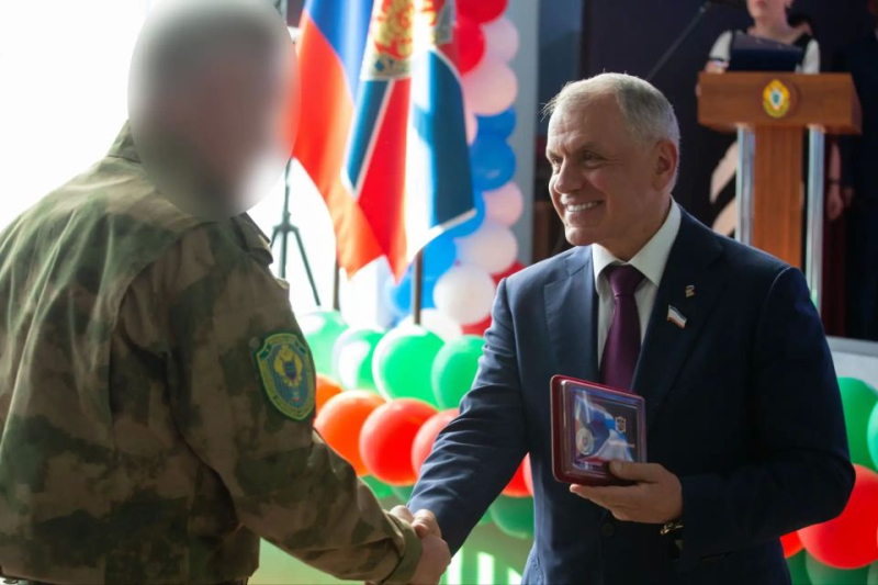 Крымских пограничников наградили в преддверии профессионального праздника
