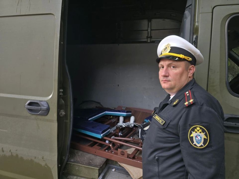 Офицеры военного следственного управления по Черноморскому флоту передали медицинское оборудование военному госпиталю в Севастополе