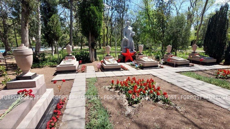 Полным ходом идёт реконструкция Сакского курортного парка, заложенного на западе Крыма ещё в 1891 году