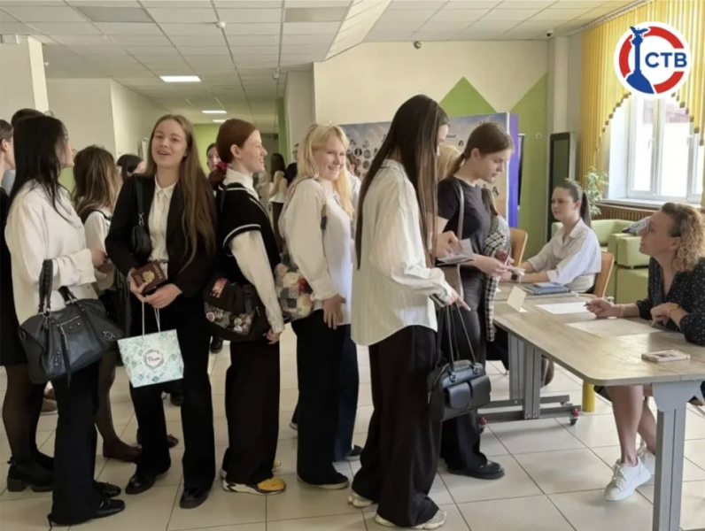 Более 1,6 тысячи севастопольских выпускников сдают ЕГЭ по русскому языку