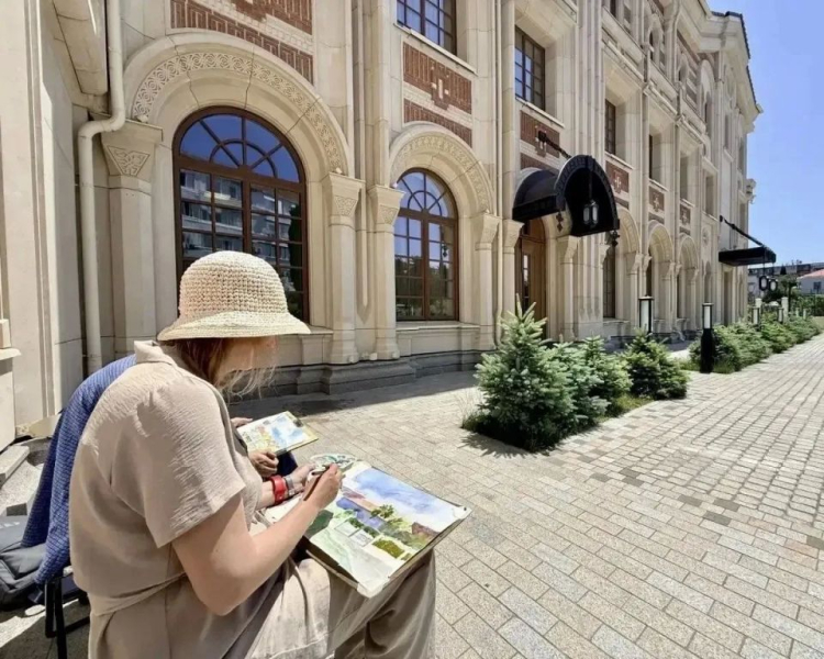 Юные севастопольские художники вышли на летние пленэры