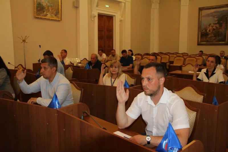 Константин Шимановский: Состоялась 26-я сессия Ялтинского городского совета! Депутаты рассмотрели 14 вопросов, которые были предварительно рассмотрены на постоянных комитетах и заседании президиума
