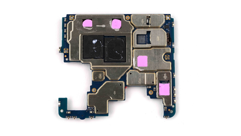 NBC News и iFixit: смартфон Trump T1 Phone практически полностью повторяет конструкцию HTC U24 Pro
