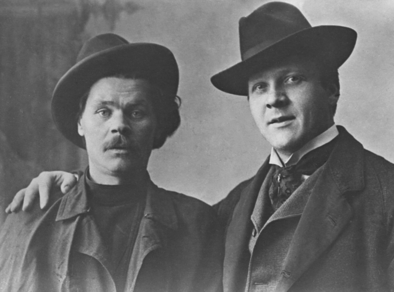Писатель Максим Горький и певец Федор Шаляпин в 1902 году.