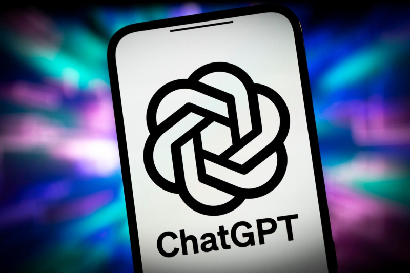 Рыночная доля ChatGPT упала ниже 50% — при этом чат-бот продолжает ставить рекорды