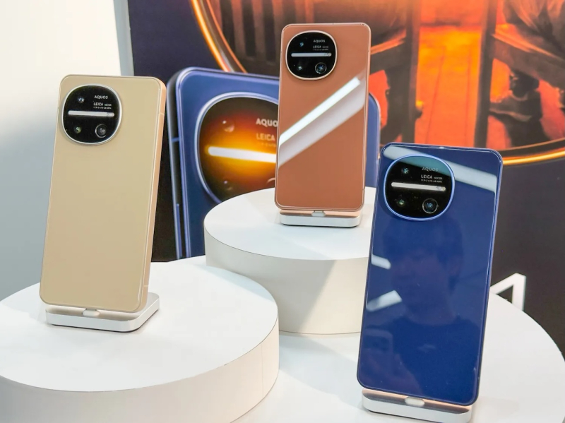 Sharp показала флагманский смартфон Aquos R11