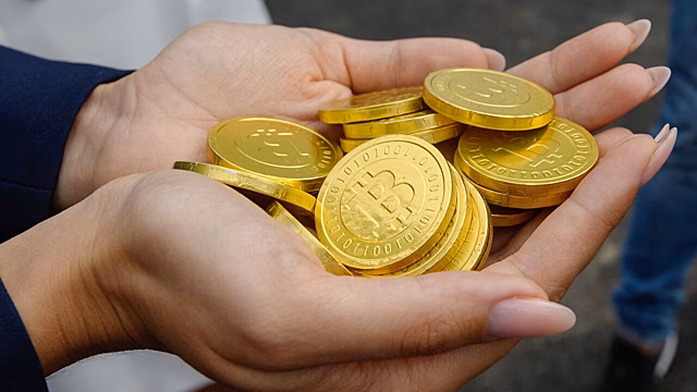 Стоимость биткоина обвалилась
